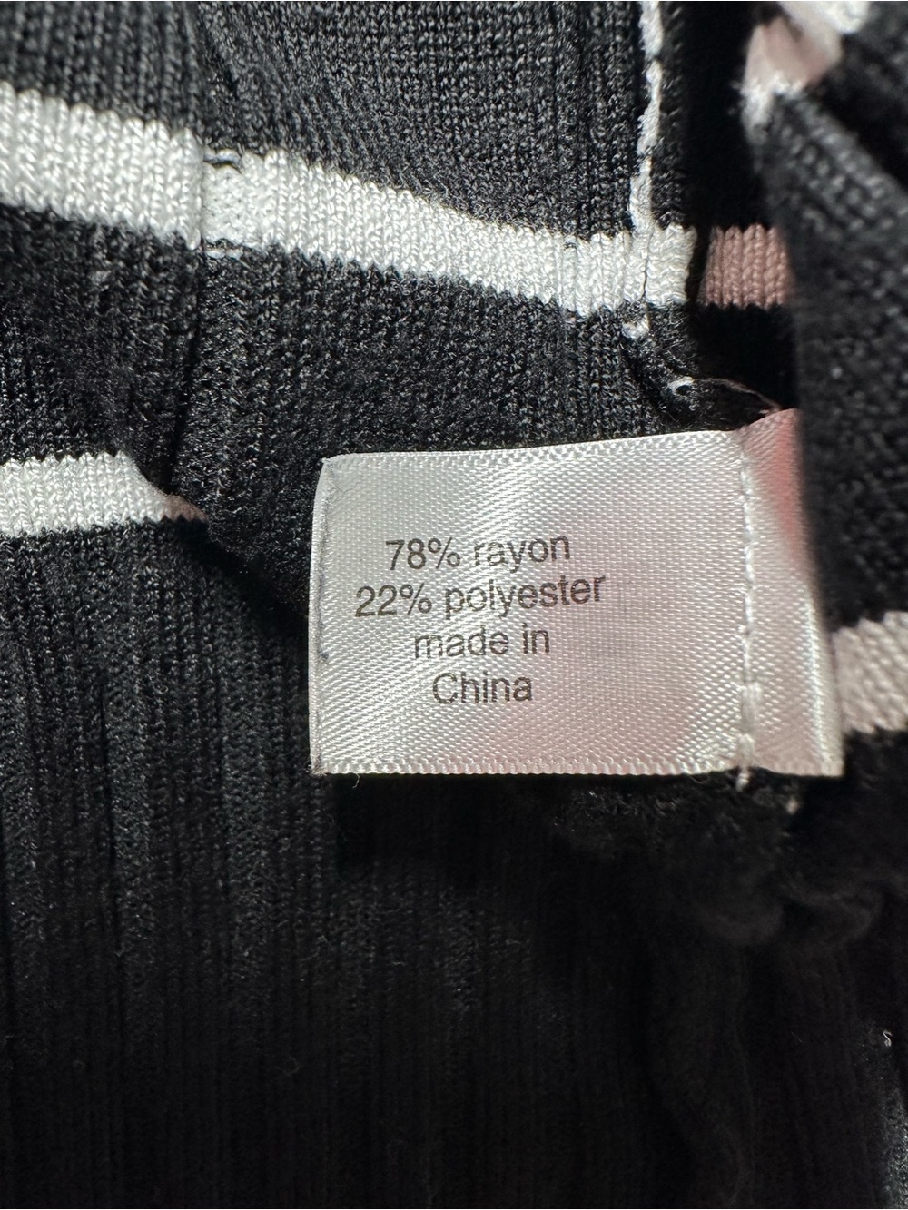 Lane Bryant 26/28 Black White Striped Ribbed Button Shoulder Sweater - Picture 5 of 5